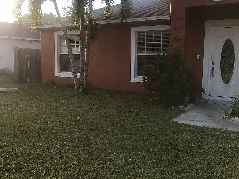 1st image of 825 SE Cavern Ave