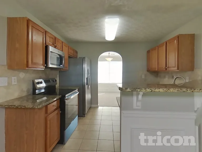 6469 Snowden Dr — Photo 7