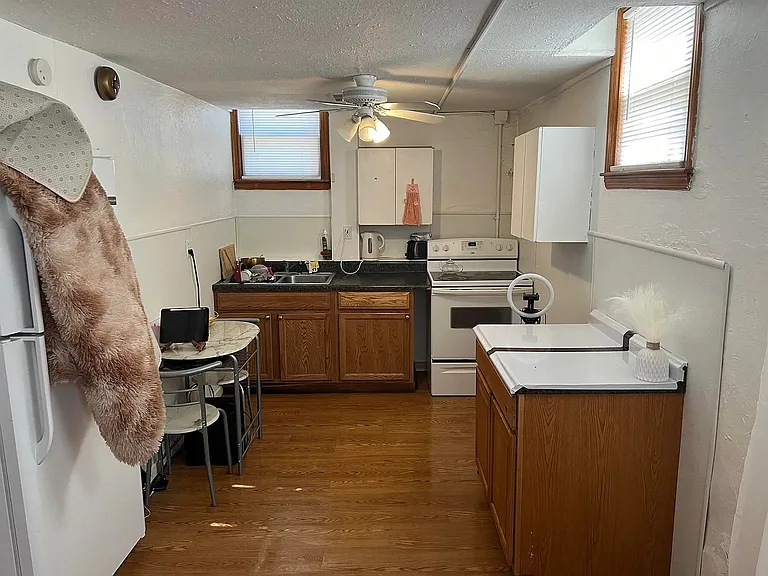 206 Ash St #B — Photo 2