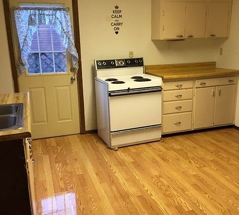 2nd image of 601 W A St