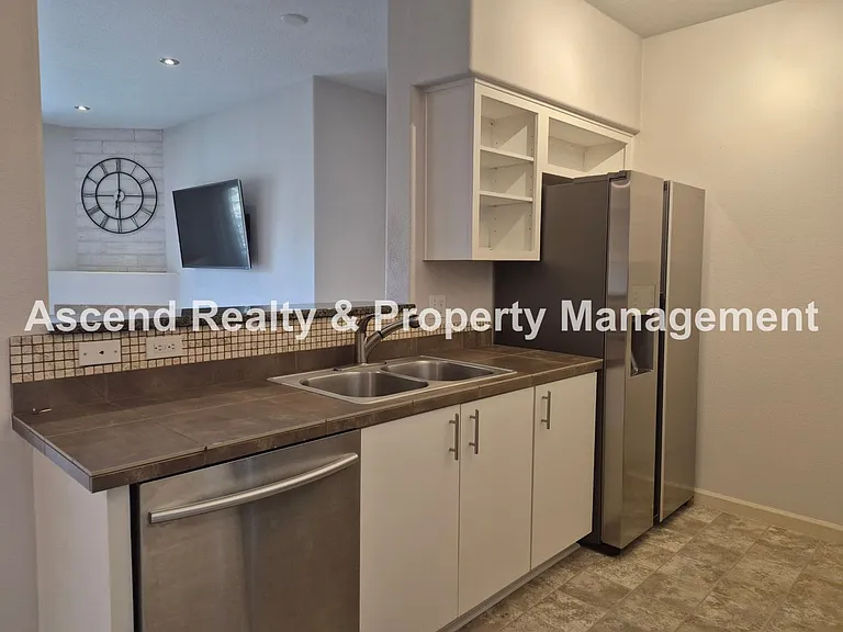10664 NE Holly St #206 — Photo 10