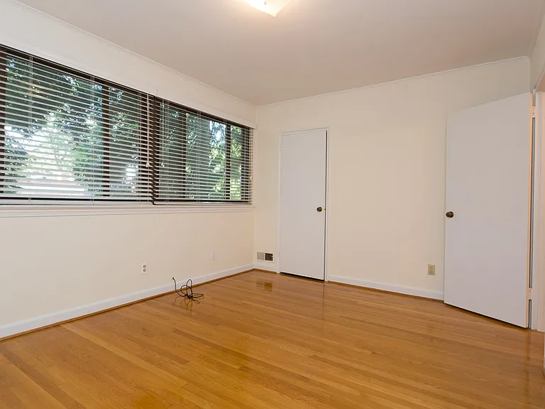 3628 Jenifer St NW — Photo 15
