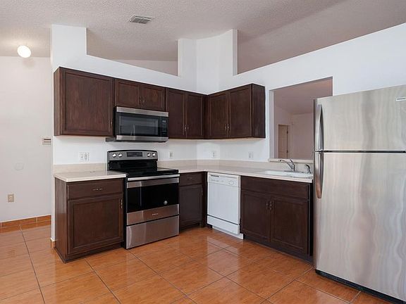 5th image of 718 Pincon Ln