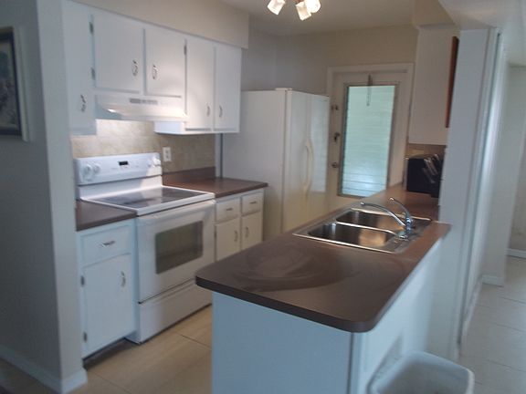 5th image of 8571 Sydney Ave