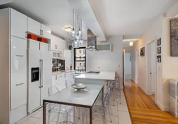 3rd image of 20 W 84th St APT 8A