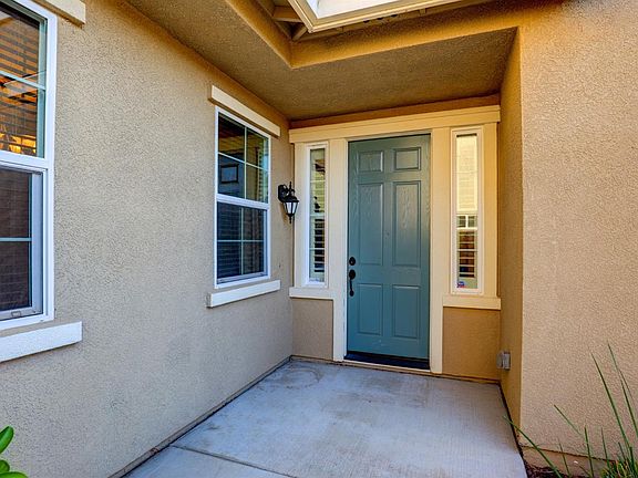 3rd image of 937 Browning Ln