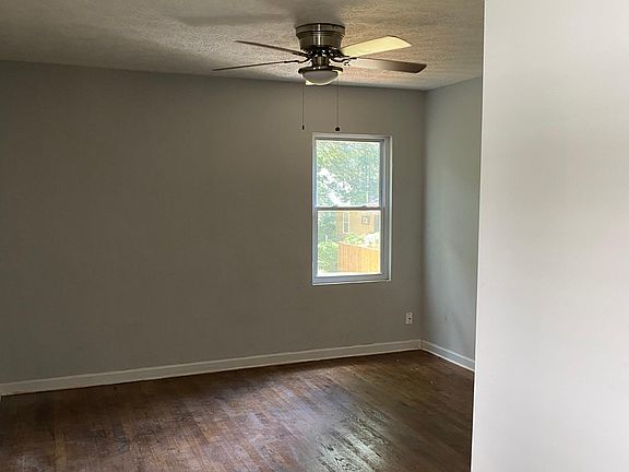 Master bed 1st floor