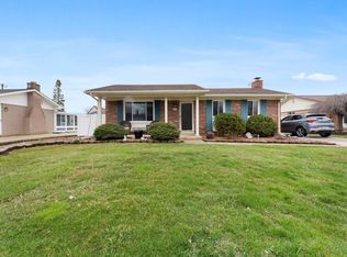 27471 Roney Ave, Brownstown, MI 48183