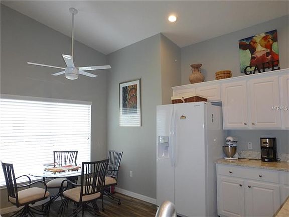 3rd image of 377 Acadia Dr