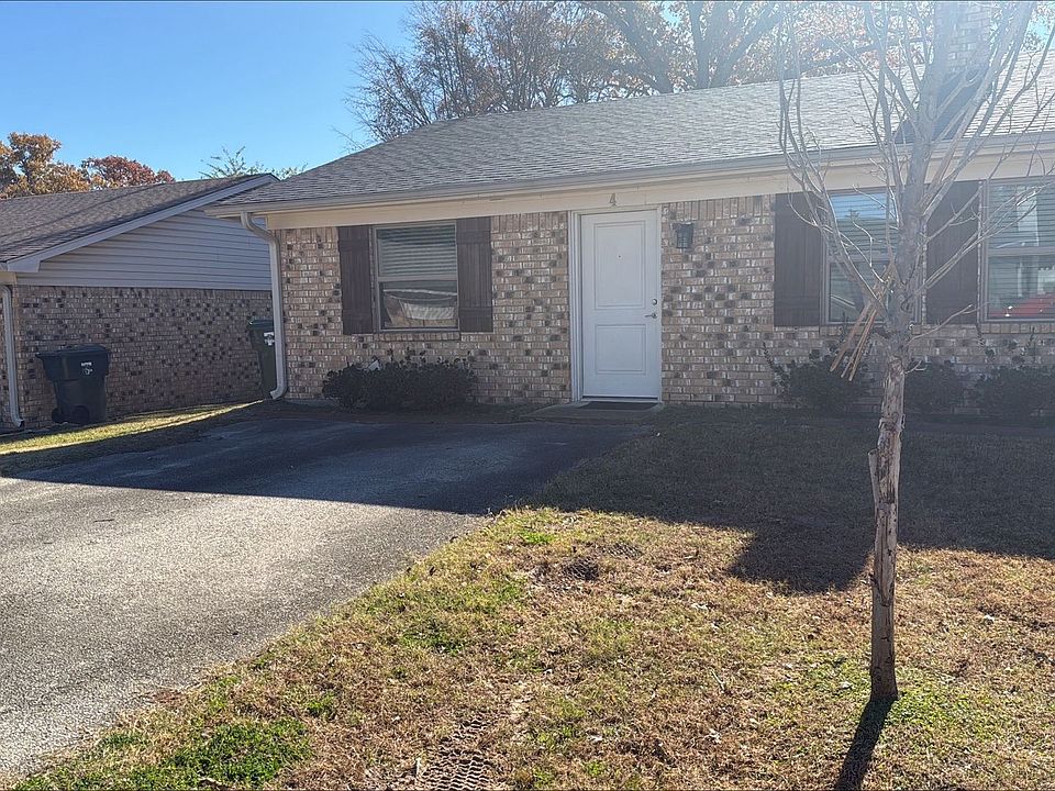 1st image of 811 McClenny Dr #M04