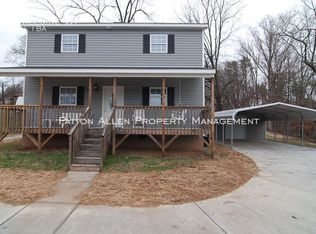 32 Hillside St, Weaverville, NC 28787