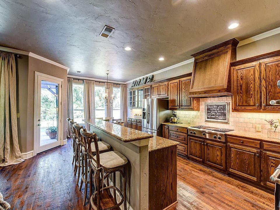 1st image of 1909 Hackett Creek Dr