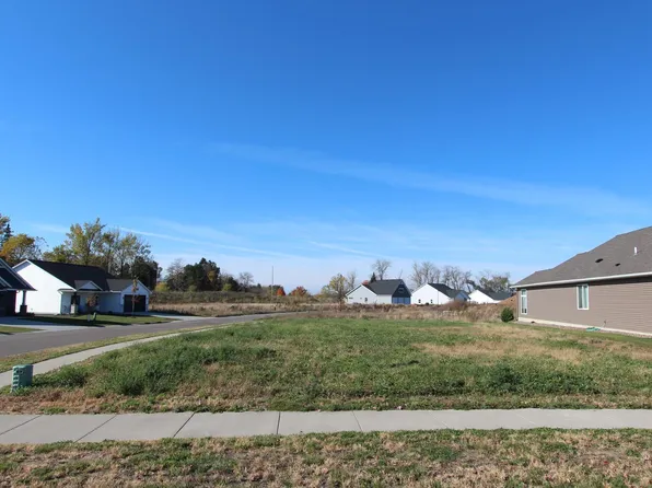 31670 Newport Curv, Lindstrom, MN 55045