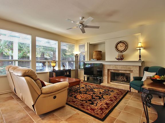 5th image of 3134 Sceptre Dr