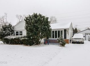 3001 Falcon Ct W, Rolling Meadows, IL 60008