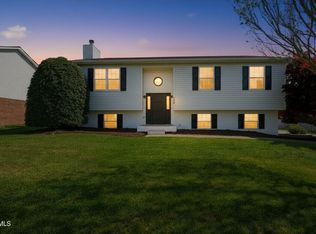 200 Crystal Springs Cir, Johnson City, TN 37615