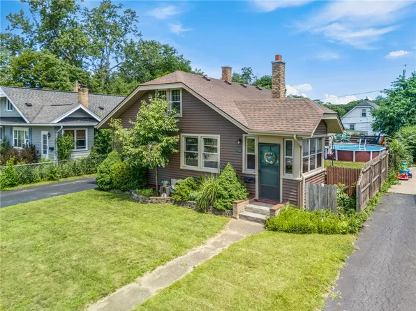 51 Wendhurst Dr, Rochester, NY 14616