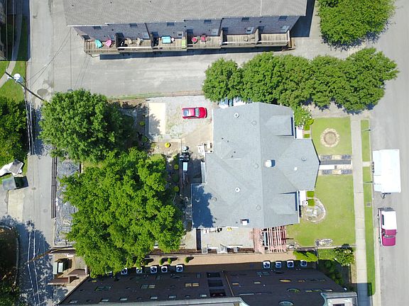 2nd image of 2909 Parthenon Ave
