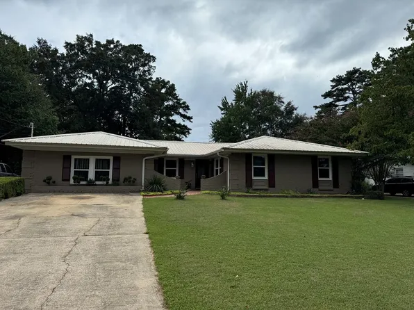 3203 Wellington Rd, Dothan, AL 36305