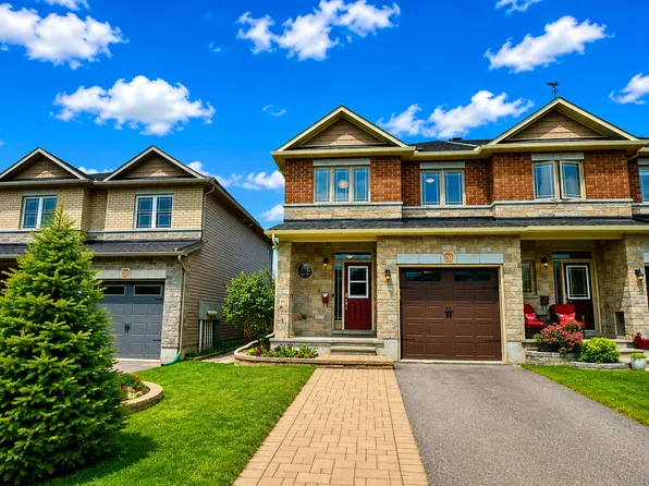 219 Gossamer St, Ottawa, ON K1W 0B9