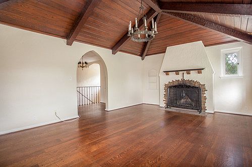 3rd image of 7501 Parkdale Ave #2