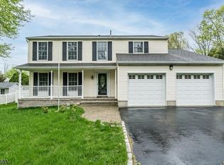 6 Robin Ln, High Bridge, NJ 08829