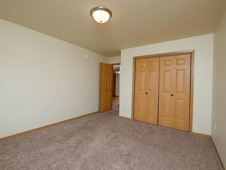 Fargo, ND Charleswood Townhomes | Bedroom