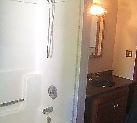 House 1st Floor Bath