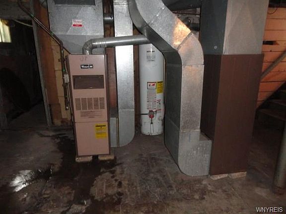 4th image of 1756 Welch Ave