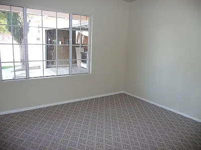 3 bed, 1080 sqft, $2,600 — Photo 2