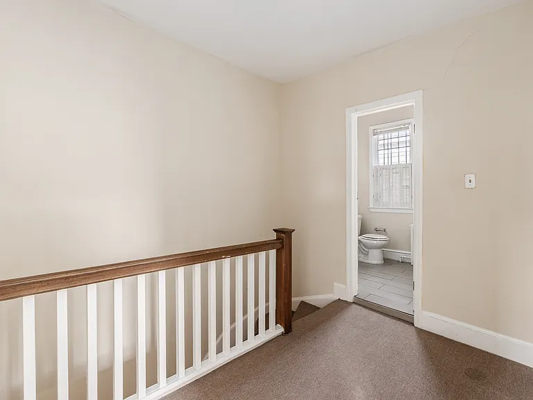 722 E St NE #2 — Photo 5