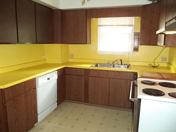 4th image of 515 W Evergreen Ave