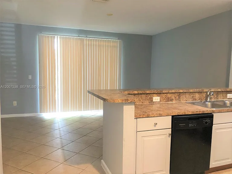 8209 SW 25th Ct — Photo 13