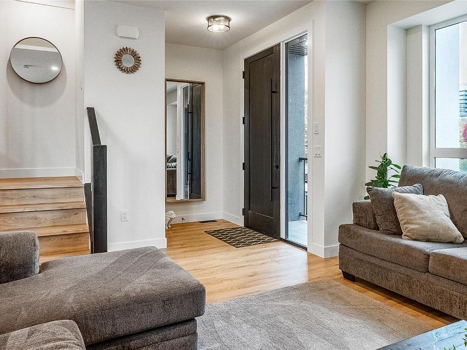 2825 Richter St Kelowna BC Zillow