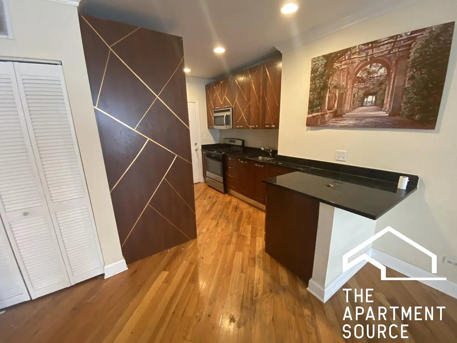 2 bed, 1100 sqft, $1,975 — Photo 2