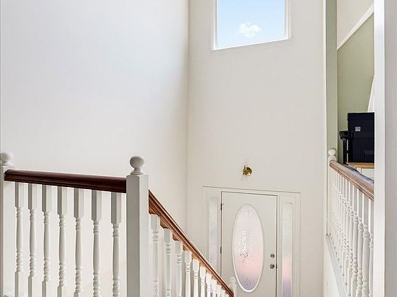 5th image of 51 Chantilly Way
