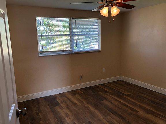 2nd image of 3625 Poinsettia Ave