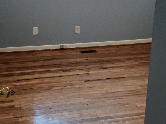 Middle Bedroom