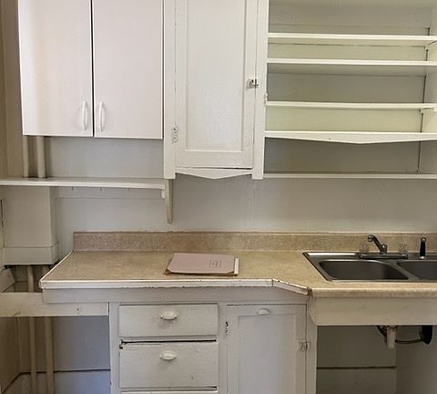 5th image of 1030 N Pearl St APT 2