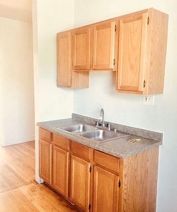 5th image of 2922 N Albany Ave APT 3E