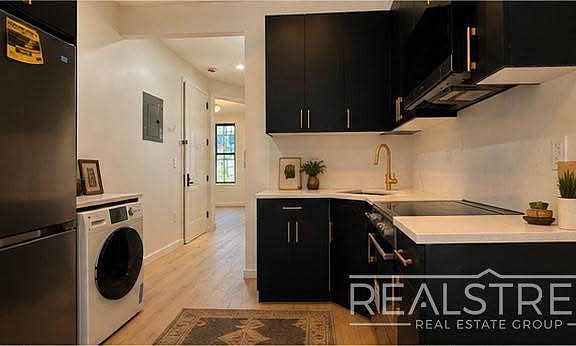 4th image of 72 Utica Ave APT 2