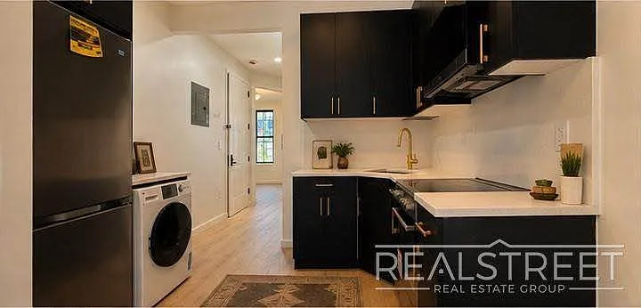 72 Utica Ave #2 — Photo 4