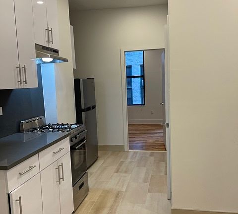 3rd image of 9 Stanton St #4DM