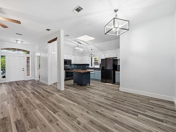5th image of 8104 Wharf St