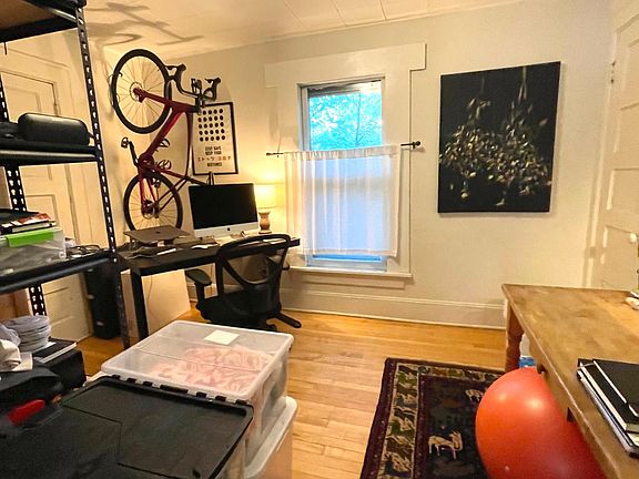 4th image of 437 N Ingersoll St #2