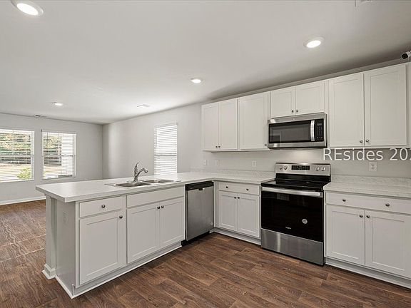 5th image of 86 Rudy Dr