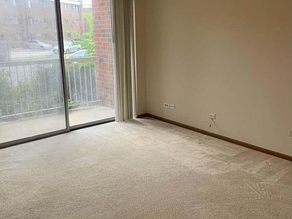 3rd image of 4179 Essex Ct