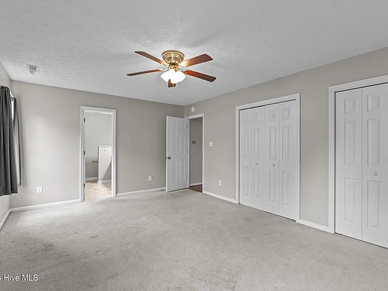 300 Foxhall Rd — Photo 28