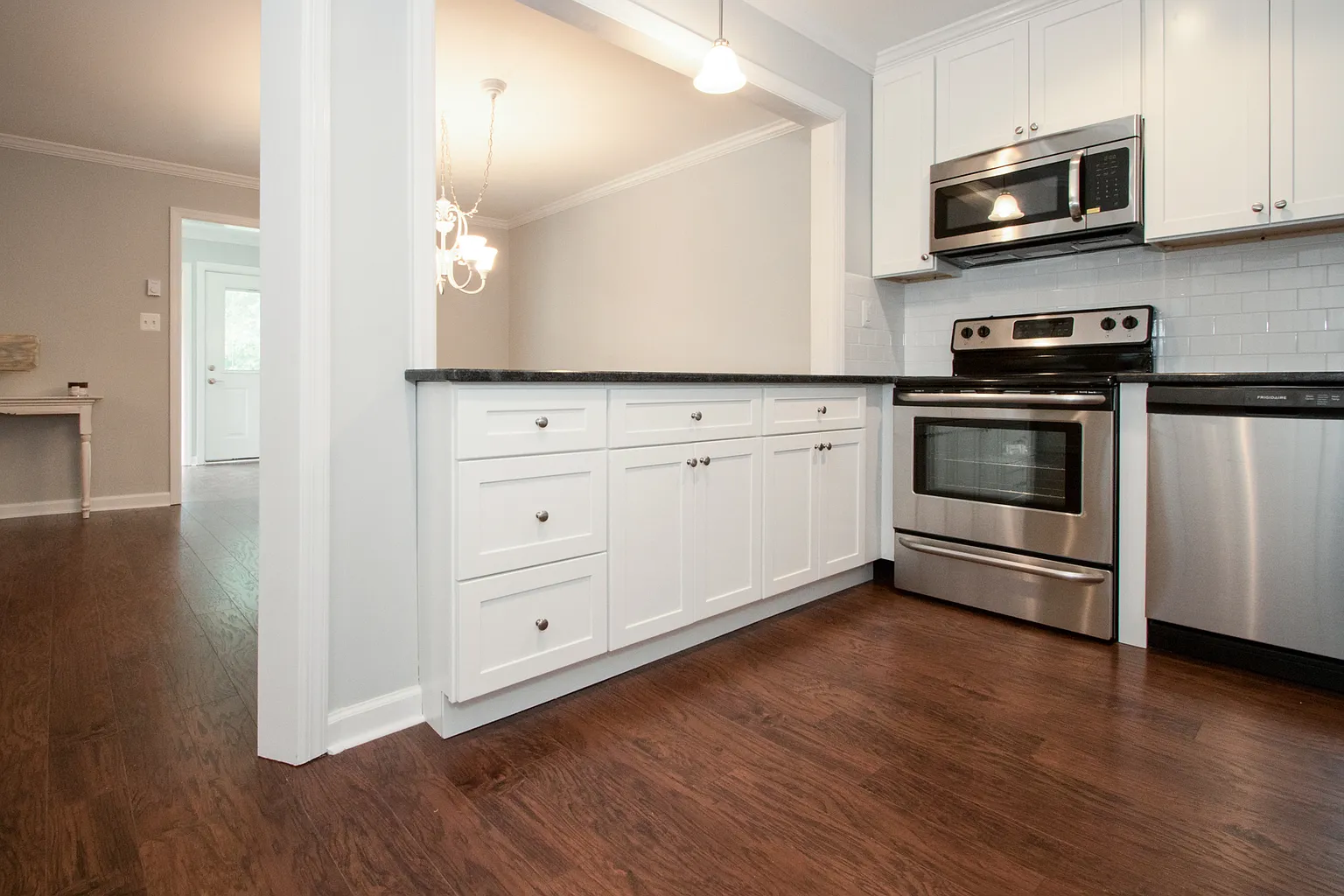 127 Lexington Ct photo 1