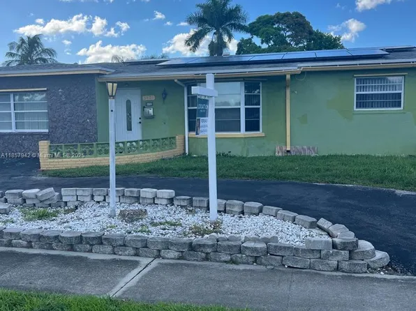 3401 NW 40th St, Lauderdale Lakes, FL 33309